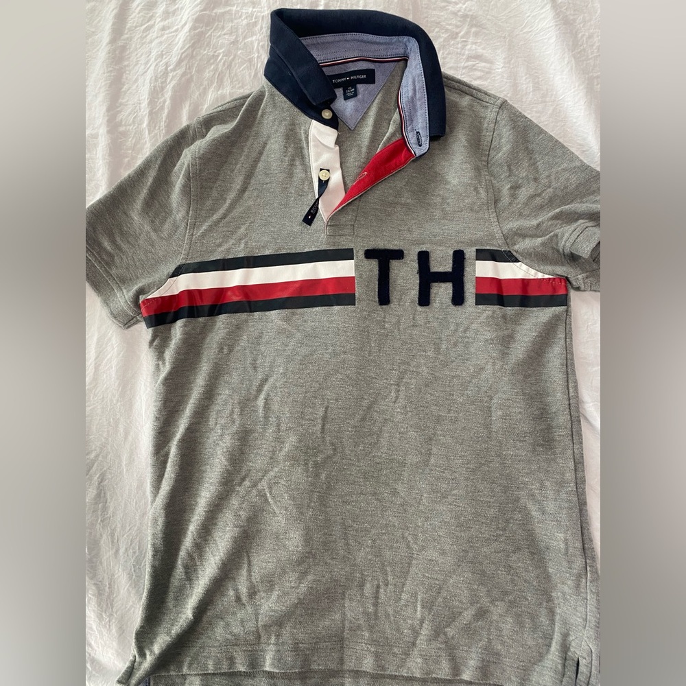 Tommy Hilfiger Gray and Red Polo Shirt with Bold Stripes